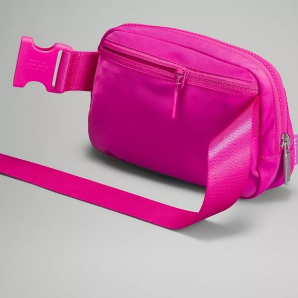 NWT Lululemon Everywhere Belt Bag Sonic Pink - Picture 3 of 4